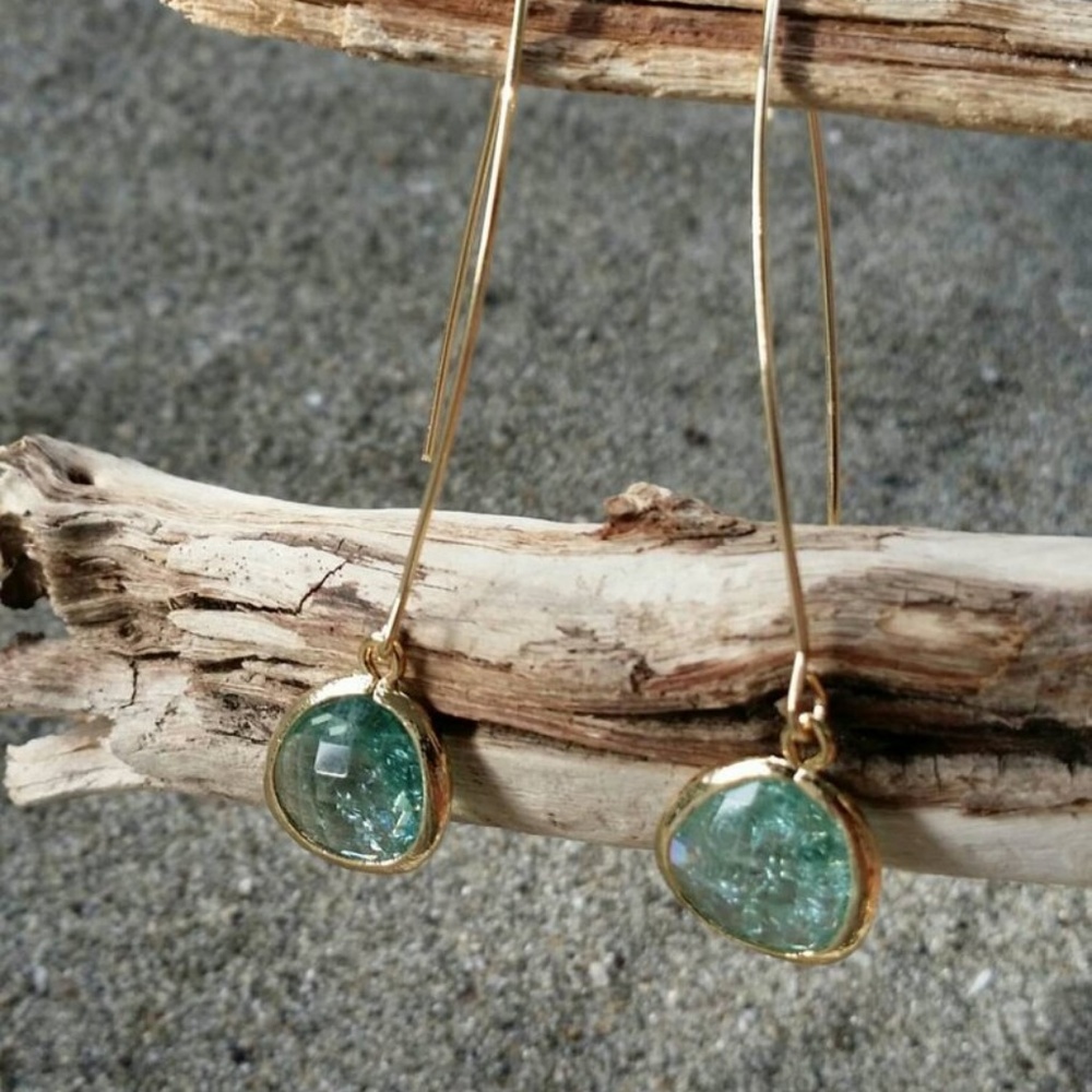 18K gold plated bezel setting with Erinite faceted